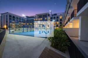 Bright & Modern 1 BR | Great Amenities | Book Now