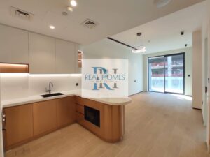 Modern and Bright | Fitted Kitchen | Near School |