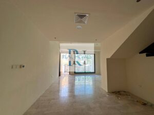 Rooftop Pool + Basement | 4Beds | Bright Living |