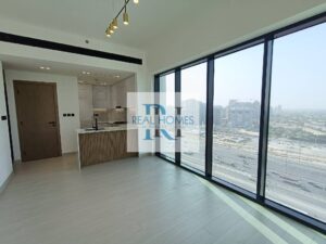 Bright 1BR | Multiple Cheques | Beautiful Views