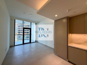 PREMIUM FRONT-FACING APARTMENT | MODERN LAYOUT